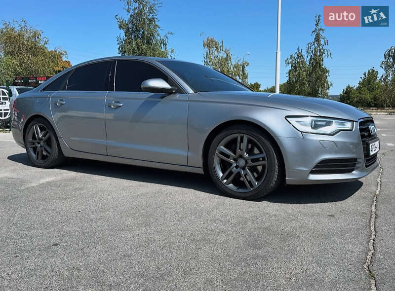 Седан Audi A6 2014 в Запоріжжі