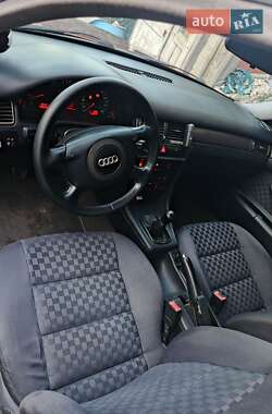 Седан Audi A6 1999 в 