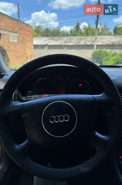 Седан Audi A6 2002 в 