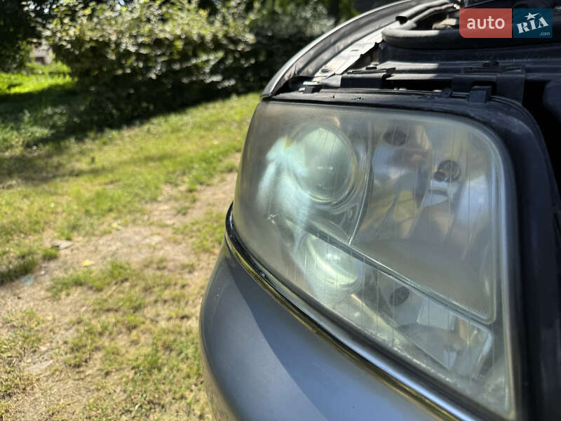 Седан Audi A6 2002 в Хотине