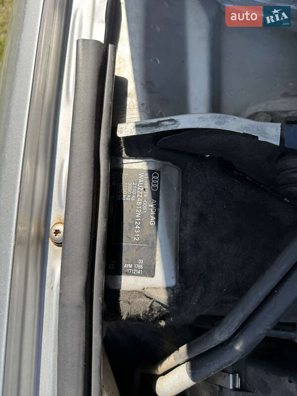 Седан Audi A6 2002 в Хотине