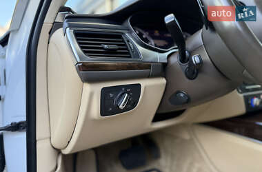 Седан Audi A6 2013 в 