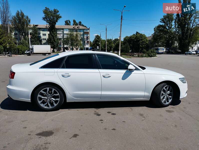 Седан Audi A6 2012 в Першотравенске
