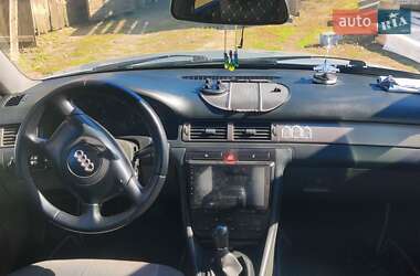 Седан Audi A6 2001 в 