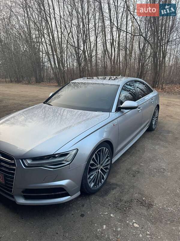 Седан Audi A6 2015 в 