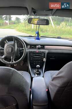 Седан Audi A6 2001 в 