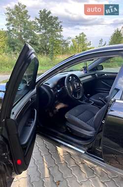 Седан Audi A6 2001 в 