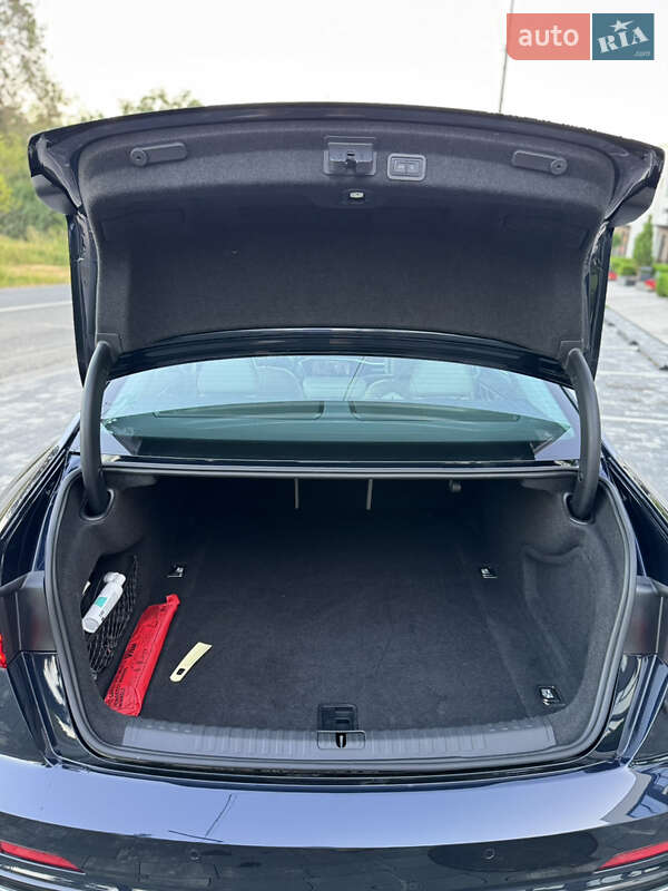 Седан Audi A6 2022 в Ужгороде