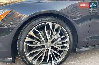 Седан Audi A6 2015 в 