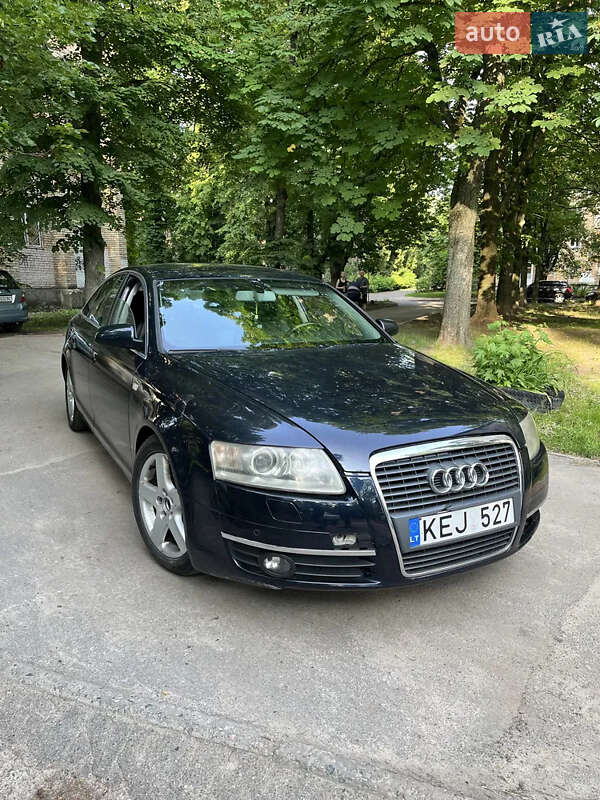 Седан Audi A6 2004 в 