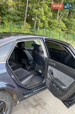 Седан Audi A6 2003 в 
