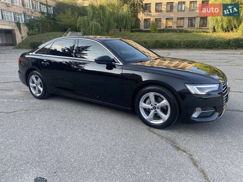 Седан Audi A6 2022 в Киеве