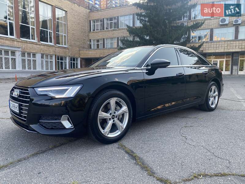 Седан Audi A6 2022 в Киеве