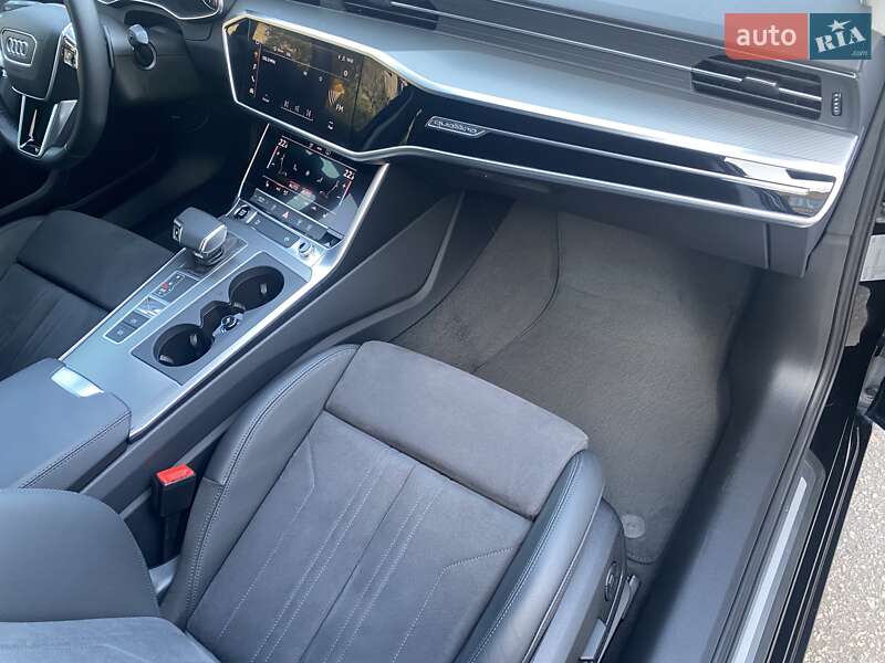 Седан Audi A6 2022 в Киеве