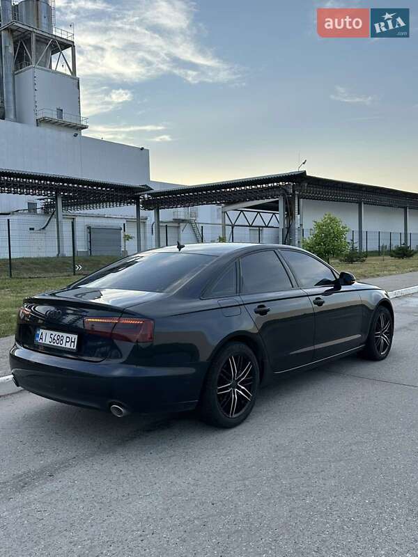 Седан Audi A6 2013 в Коростене