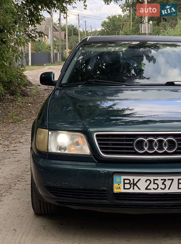 Седан Audi A6 1995 в Киверцах