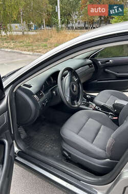 Седан Audi A6 2003 в 