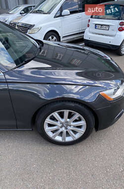 Седан Audi A6 2013 в 
