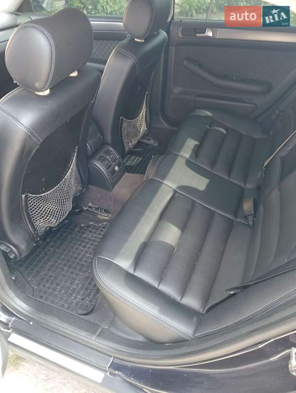 Седан Audi A6 2002 в Рокитном