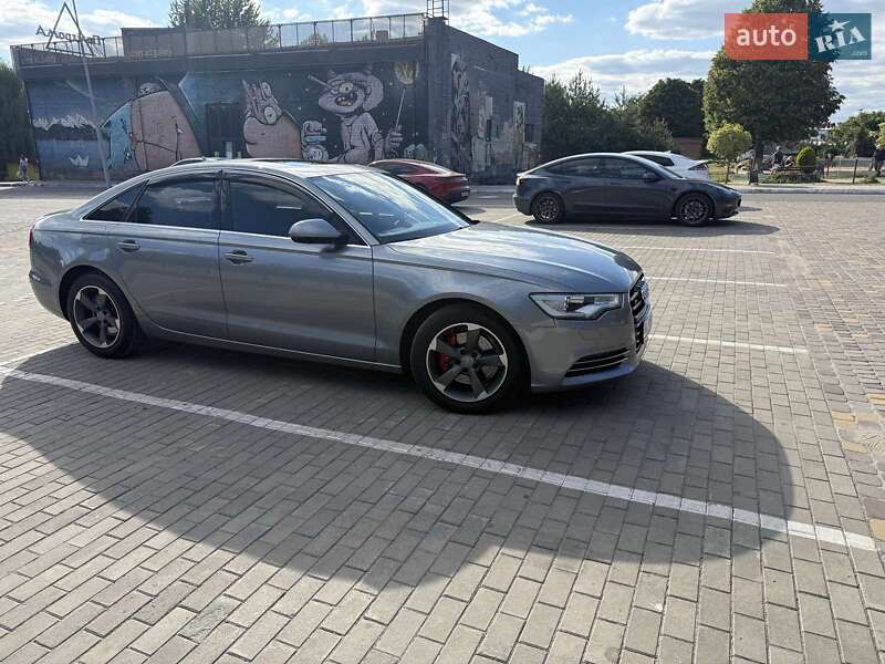 Седан Audi A6 2012 в Луцке