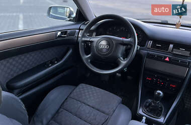 Седан Audi A6 2001 в 