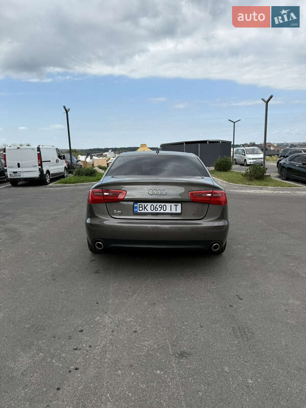 Седан Audi A6 2013 в Ровно