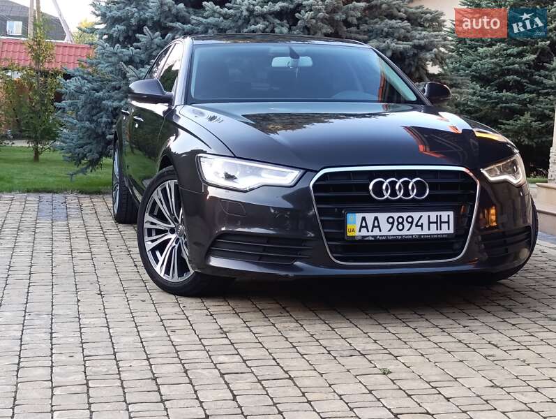 Седан Audi A6 2012 в 