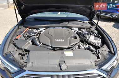 Седан Audi A6 2021 в 