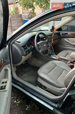 Седан Audi A6 2001 в 