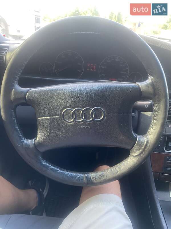 Седан Audi A6 1996 в Городке