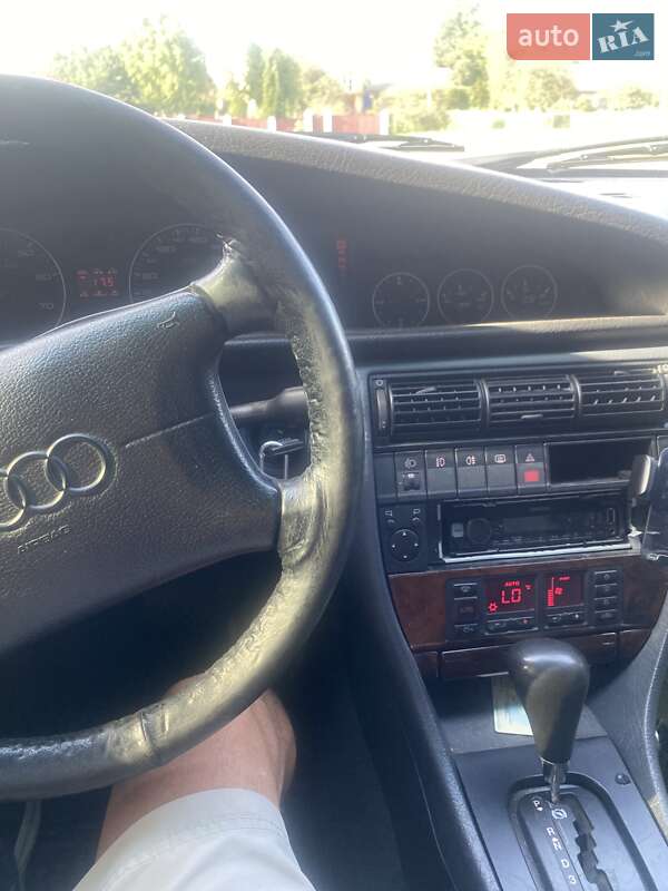 Седан Audi A6 1996 в Городке