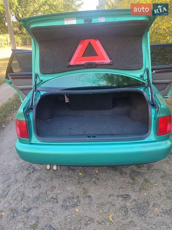 Седан Audi A6 1995 в Золотоноше