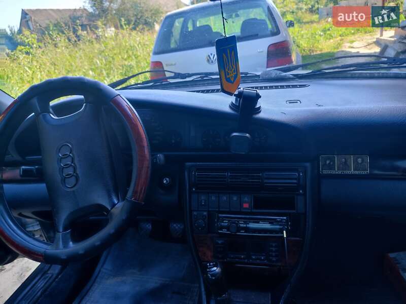 Седан Audi A6 1995 в Острозі