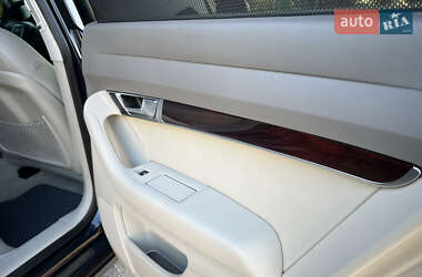 Седан Audi A6 2010 в 