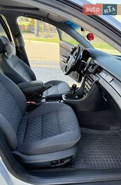 Седан Audi A6 2001 в Ровно