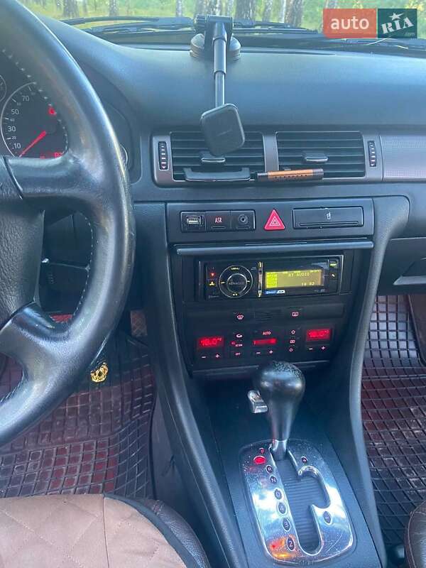 Седан Audi A6 2000 в Чернигове
