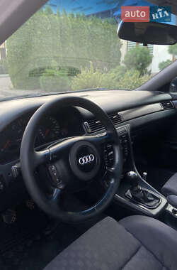 Седан Audi A6 2000 в 