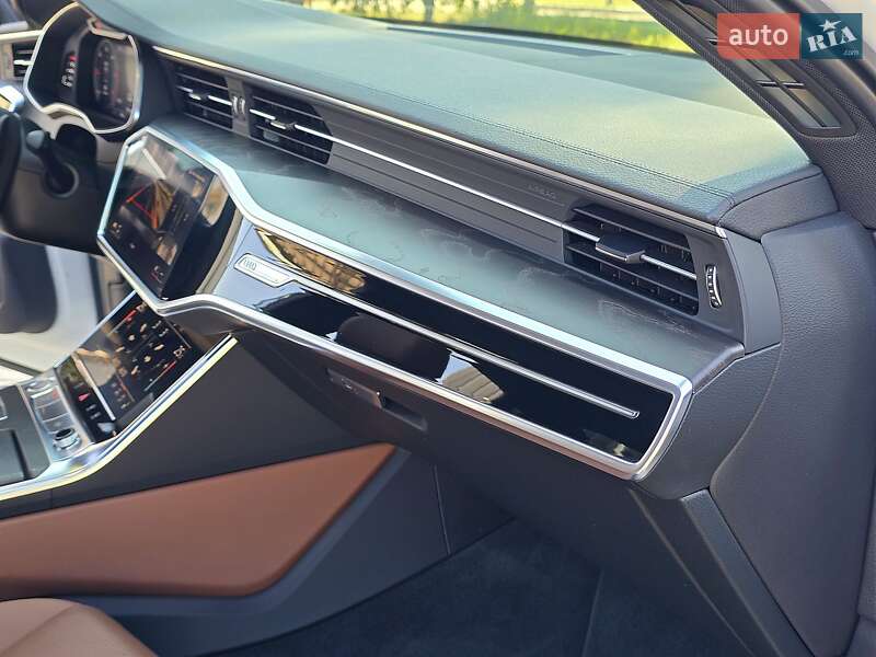 Седан Audi A6 2019 в Першотравенске