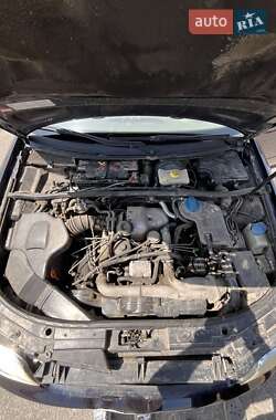 Седан Audi A6 2001 в 