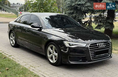 Седан Audi A6 2015 в 