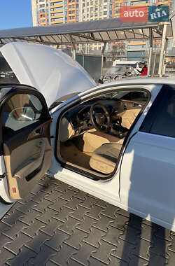 Седан Audi A6 2013 в 