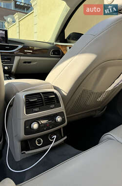 Седан Audi A6 2016 в 