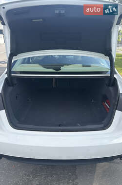 Седан Audi A6 2012 в 
