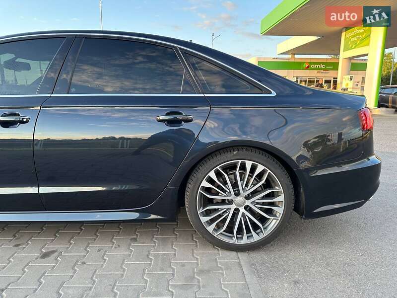 Седан Audi A6 2016 в Ромнах