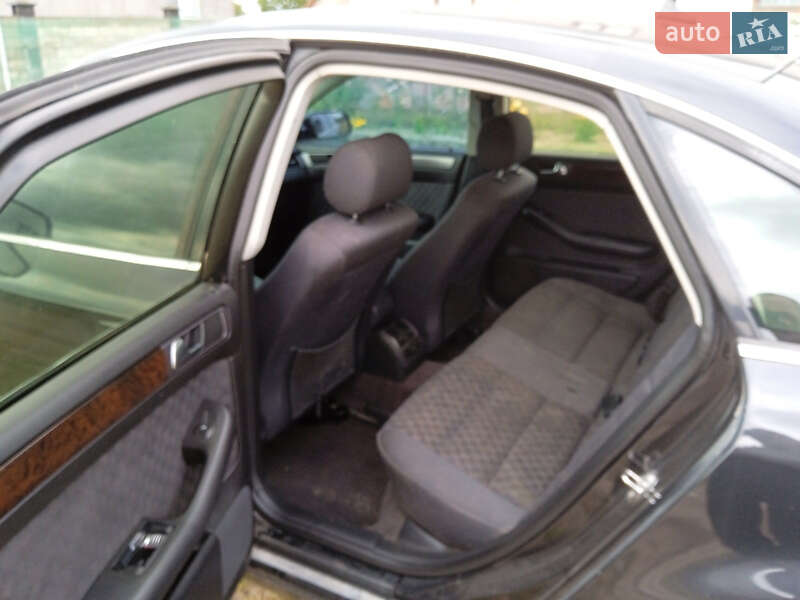 Седан Audi A6 2004 в Сарнах