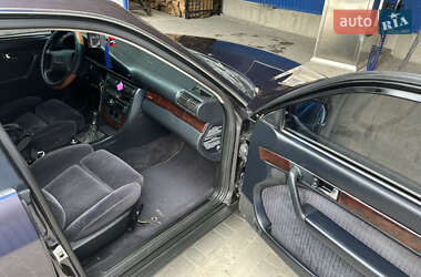 Седан Audi A6 1995 в 