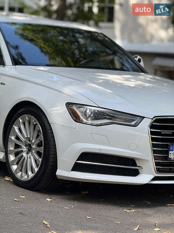 Седан Audi A6 2015 в Киеве
