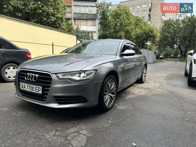 Седан Audi A6 2012 в 