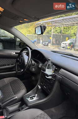 Седан Audi A6 2002 в 