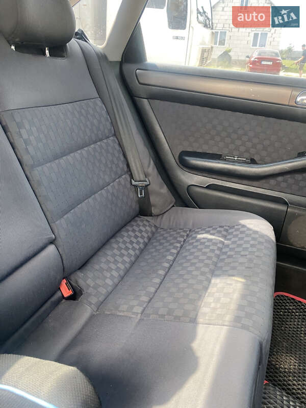 Седан Audi A6 1998 в Олевске